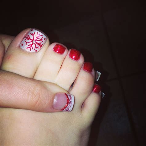 cute christmas toes